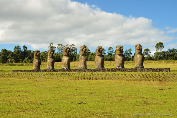 Les 7 Explorateurs d’Ahu Akivi – Hanga Roa