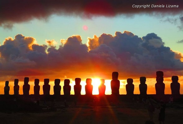 Ahu Tongariki et sa plateforme aux 15 Moaï – Ile de Pâques